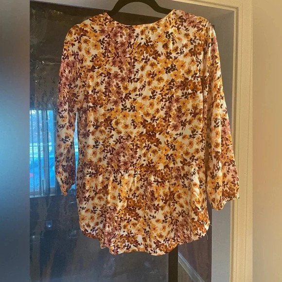 DR2, Sz Small, Floral Blouse, Excellent Condition - Picture 2 of 4